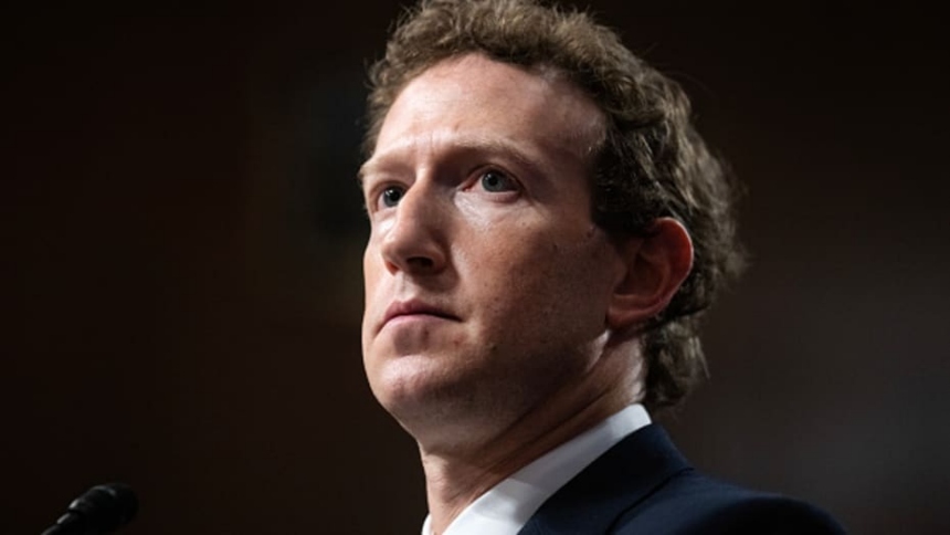 En los años 90, en una casa suburbana de Dobbs Ferry, Nueva York (EEUU), un joven Mark Zuckerberg, de tan solo 12 años, dio sus primeros pasos en el mundo de la programación al crear ZuckNet, un sistema de mensajería instantánea.  